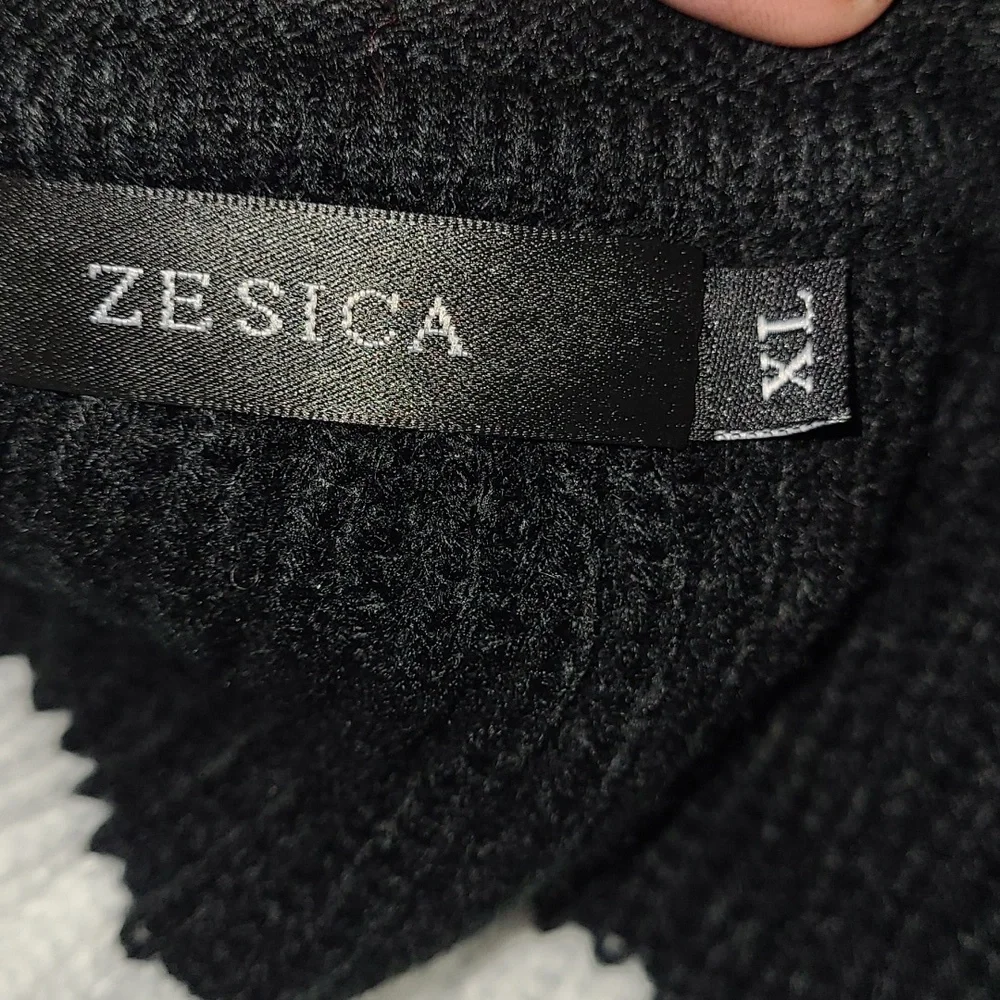 Sweater - Picture 3 of 3